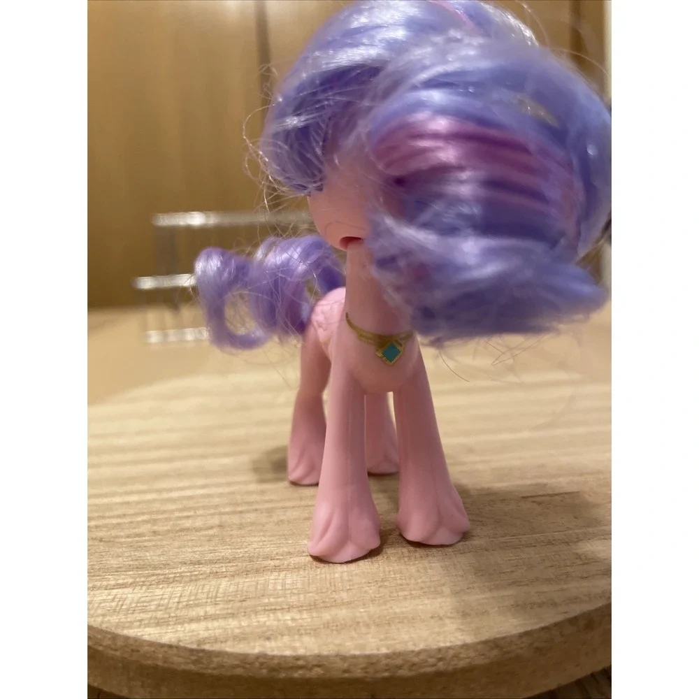 My Little Pony Pipp Petals toy‎ figure with a pink body and purple mane 3.5